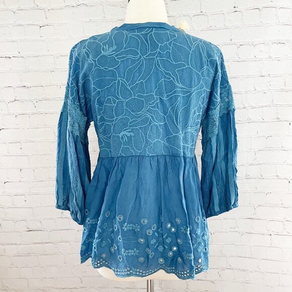 Johnny Was Gracie Latitude Blouse Women’s S Blue Embroidered Eyelet Lace Peasant - Picture 5 of 6